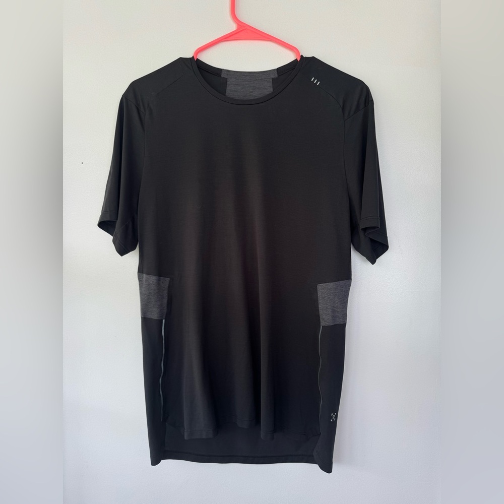 Lululemon Fast Free Breathe Shirt Mens Sz Medium Black Performance Training Top‎